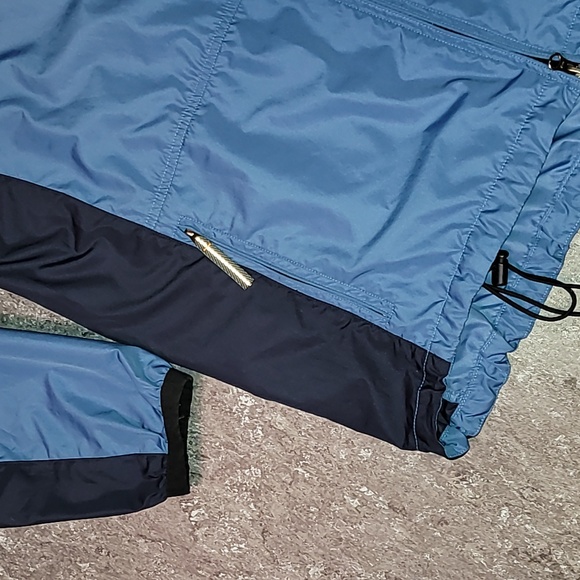 Vintage. 90s. Nike. Full-zip windbreaker. Like-new. Men's size Large. - Picture 3 of 16